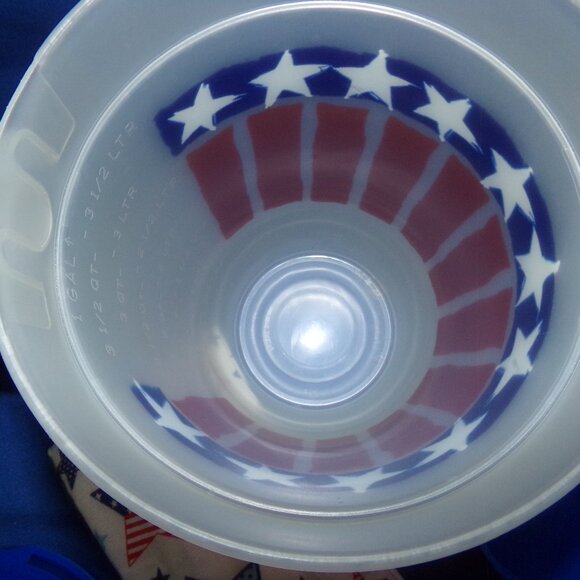 New - Stars & Stripes 1gal Plastic Pitcher, 4 Blue Plastic Cups, Stars Tea Towel - Picture 4 of 7